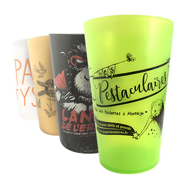 Vasos reutilizables personalizables